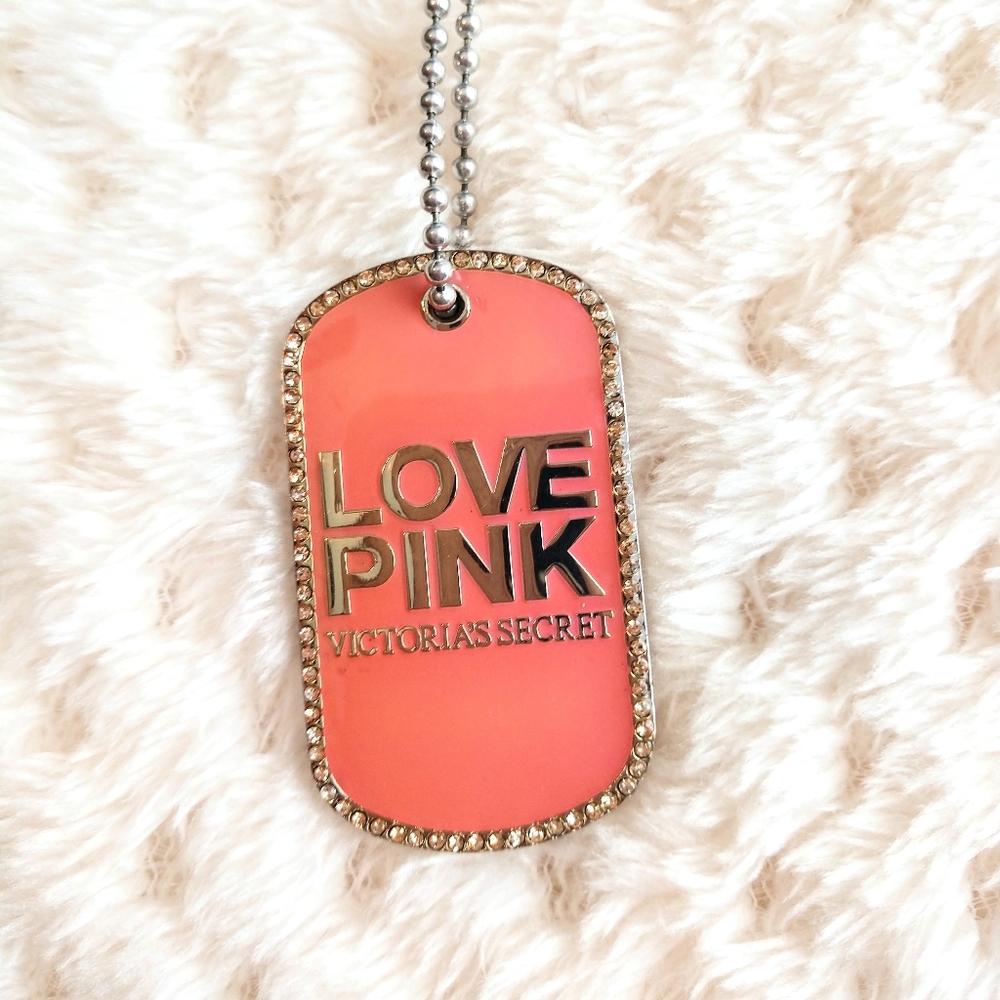 Htf/rare - Vs pink Dog tag